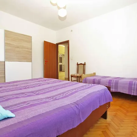 Appartamento With A - C In Liznjan-istrien 34152
